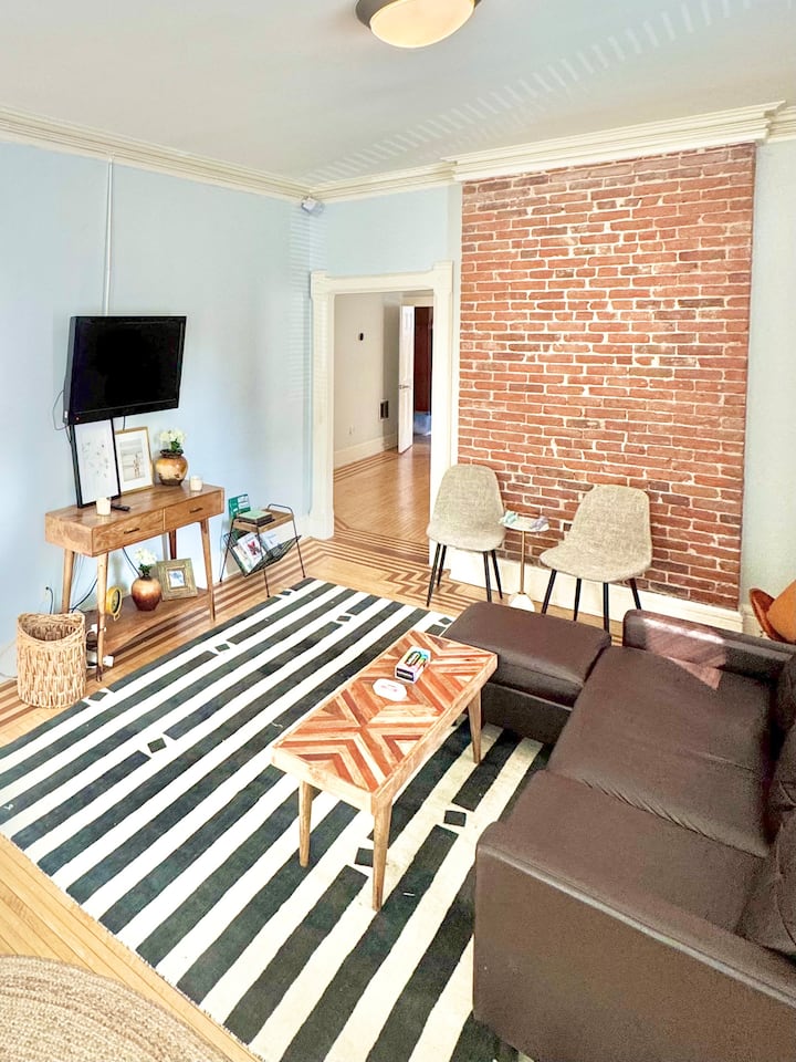 Bold & Bright Downtown Townhouse - Springfield, MA