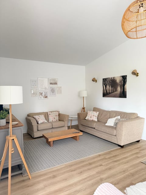 Popular Airbnb listing: Farrows Hideaway in Maidstone