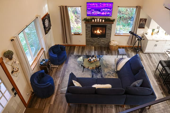 Ursa Cabin: Sauna, Hottub, Games, Ev2, Pizza Oven - Ashford, WA