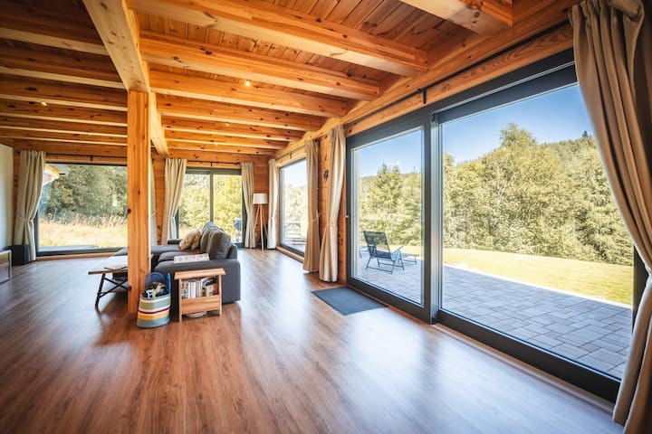 Secluded Cabin Escape In The Czech Mountains - Neuhausen/Erzgebirge