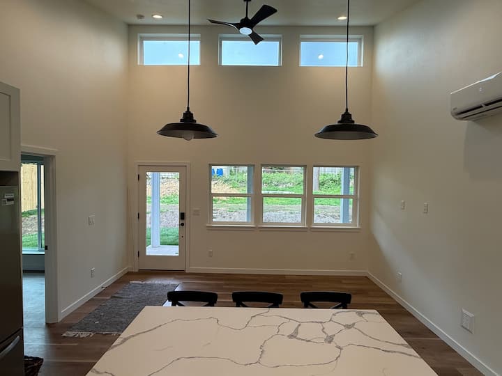 Brand New 2bd 2ba Backyard Cottage With Ac - Edmonds, WA