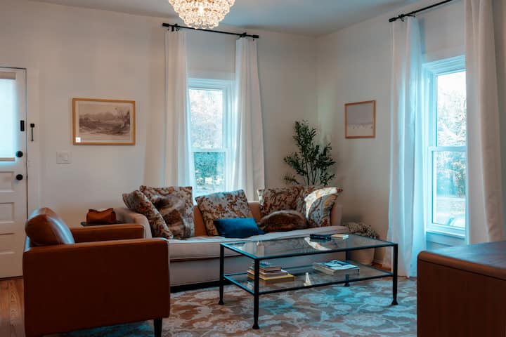 The Dsm Cottage - Des Moines, IA
