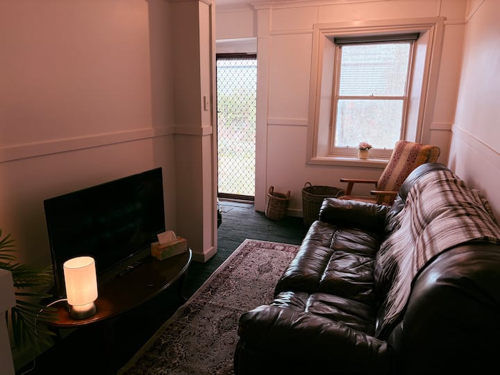 Bluestone Cottage - Mooramong Homestead, Skipton