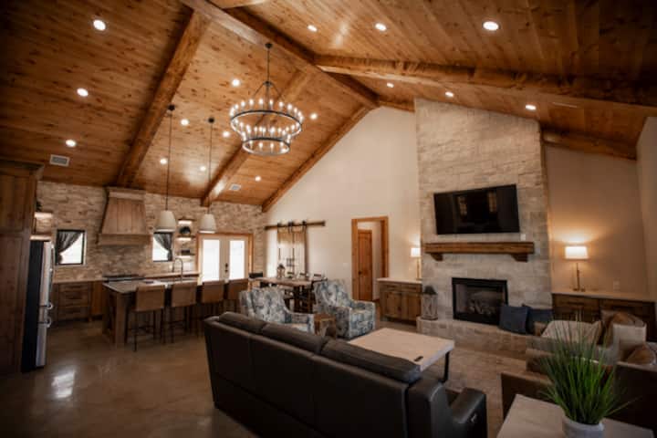 Horseshoe Lodge In Ardmore Brand New! - Ardmore, OK