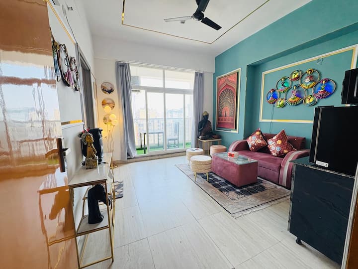 Luxurious 1bhk Apartment City View With Lockwoodzz - Noida