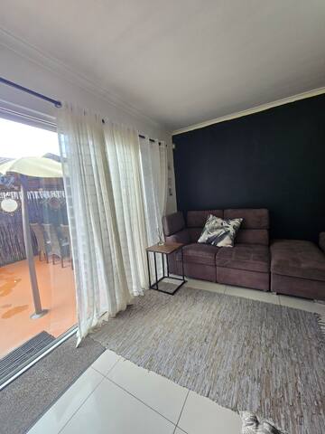 3 Bedroom entertainers hideaway Blaauwberg Area gallery image 5