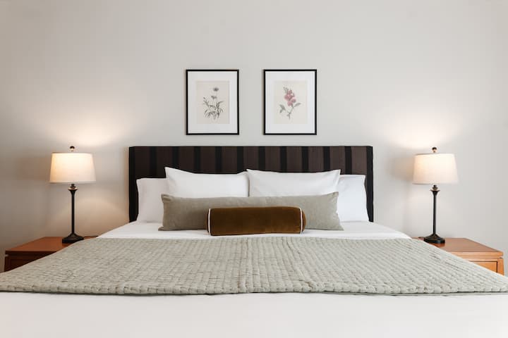 The Two-bedroom Penthouse Apartment At The Bayard - Queens, NY