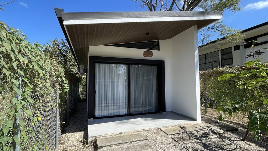 Casita huéspedes en la naturaleza cerca Avellanas