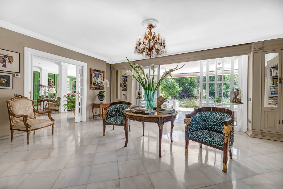 Private Estate near the sea-El Paraiso 5