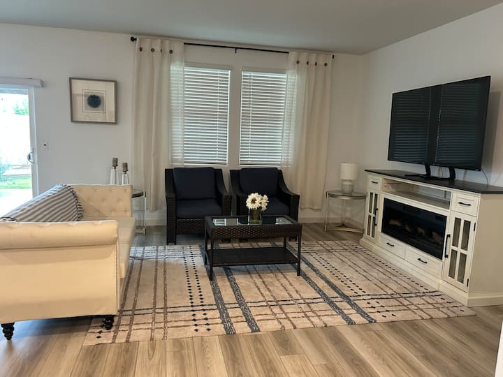 Cozy 3-bedroom Home In Hanford, California - Hanford, CA