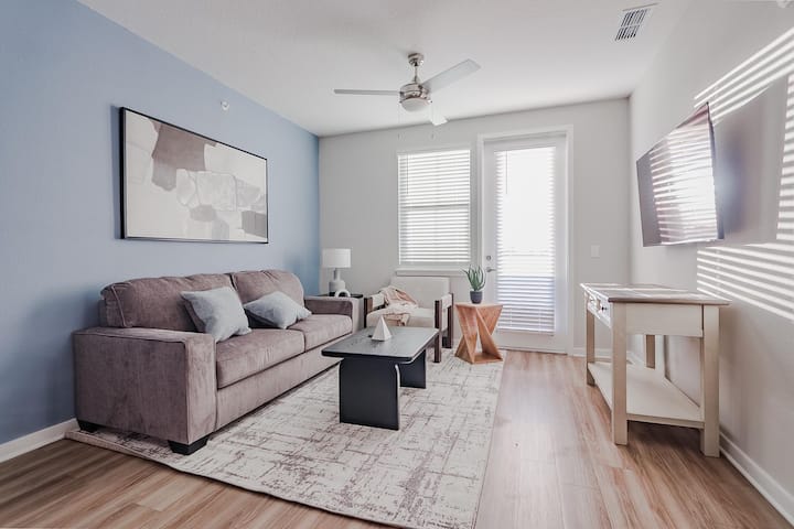 Landing | Chic 2bd, Game Room, Pool - Palm Bay, FL
