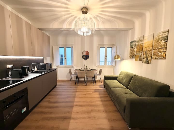 Luxury Historic Apartment Near Duomo & David - Florence