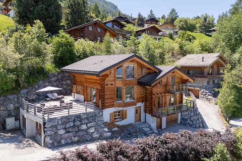 Charming Chalet, Sauna, Jacuzzi, 13pax