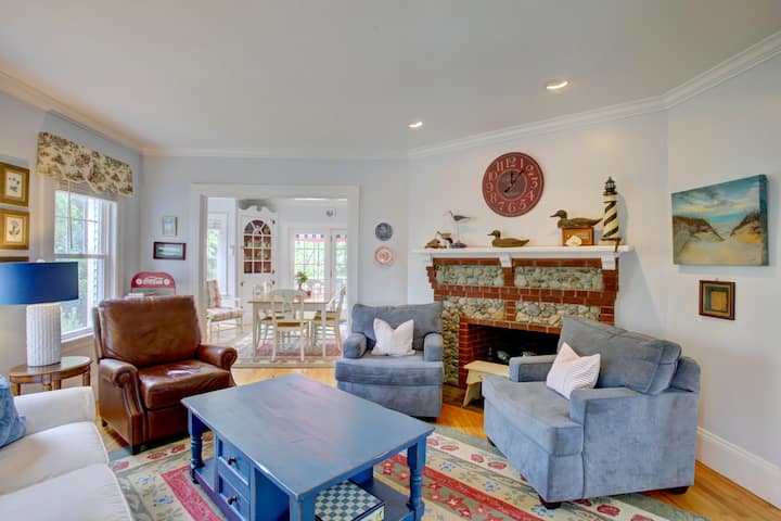 1938 Beach Cottage - Across From The Beach! - Scarborough, ME