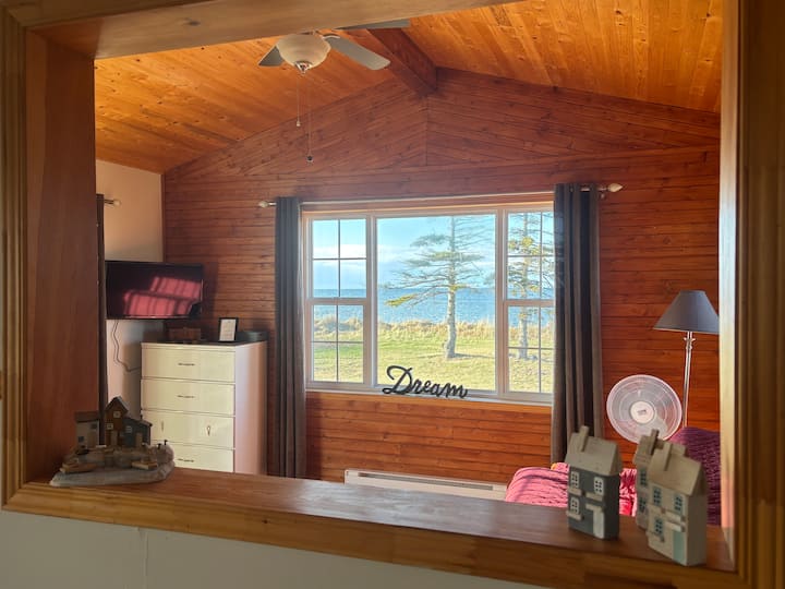 Rustic Waterfront Cottage | Beach | Sunrise Views - Caraquet