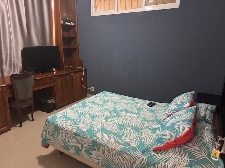 Dhoma e gjumit 4 kati përdhes