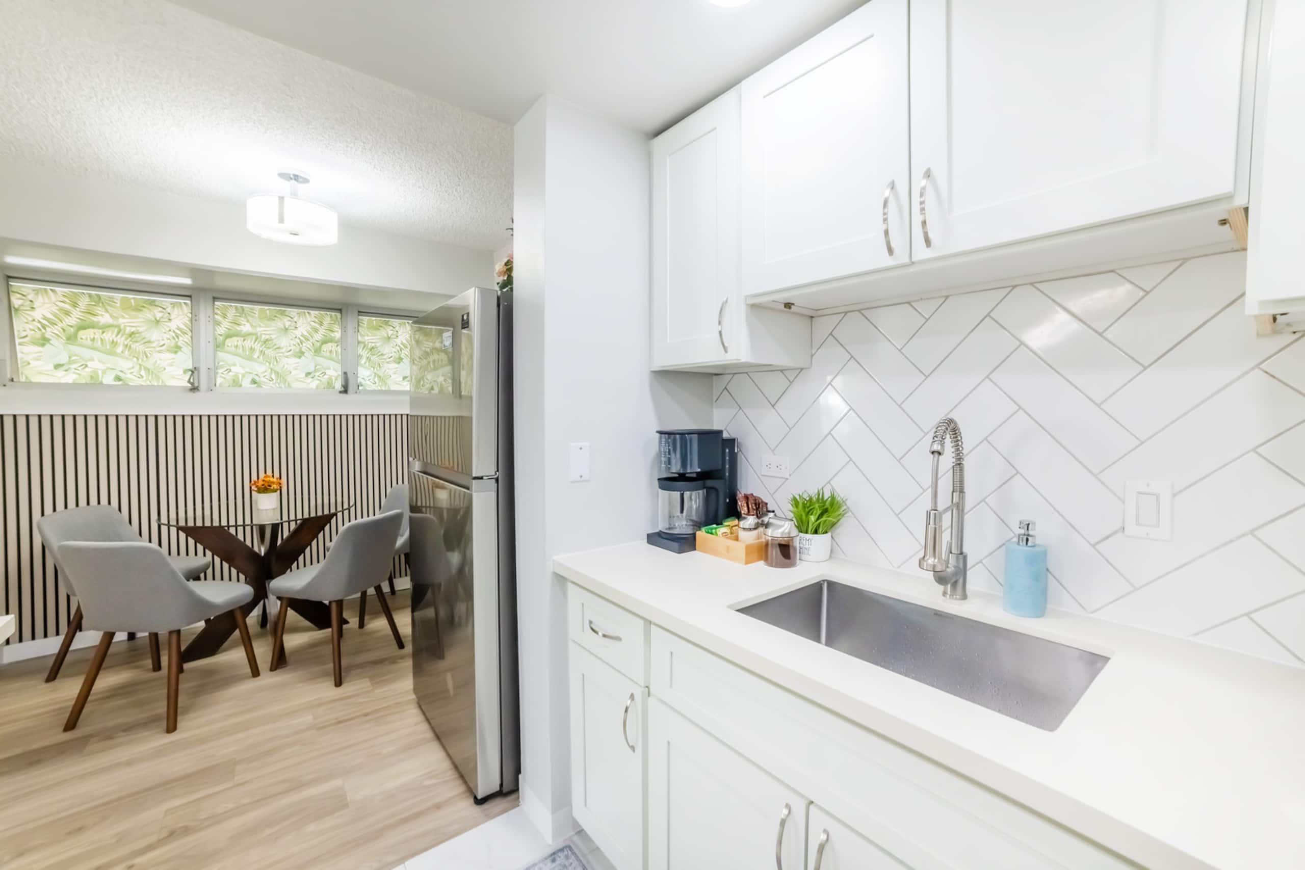 FREE parking! Waikiki beachside 2 bed 2 bath condo - Image 16