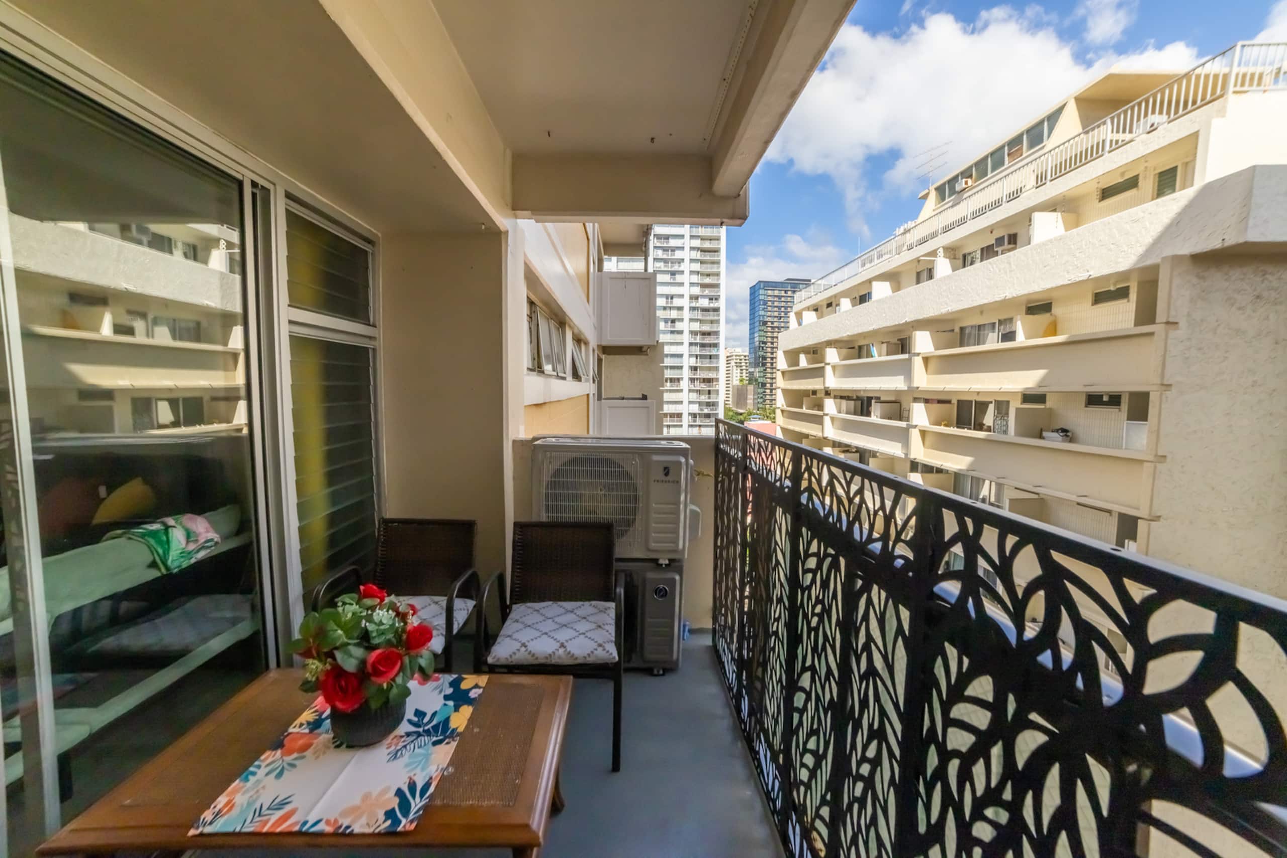 FREE parking! Waikiki beachside 2 bed 2 bath condo - Image 61