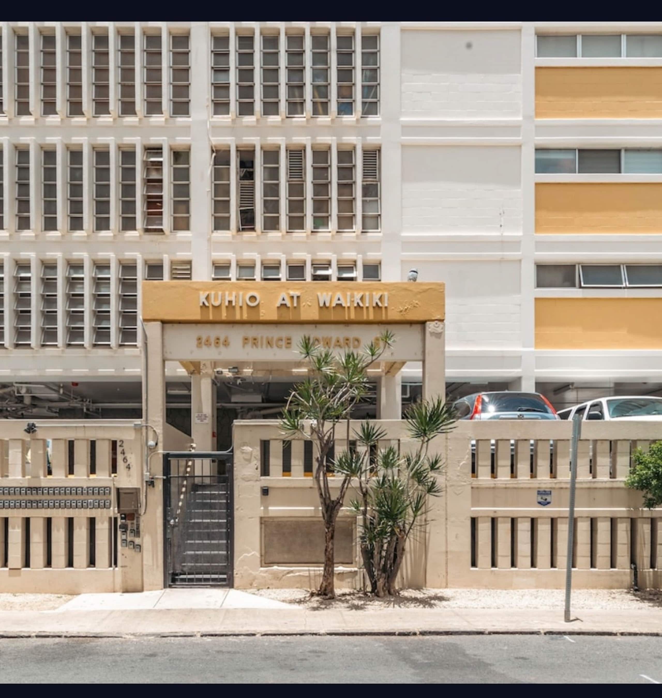 FREE parking! Waikiki beachside 2 bed 2 bath condo - Image 66
