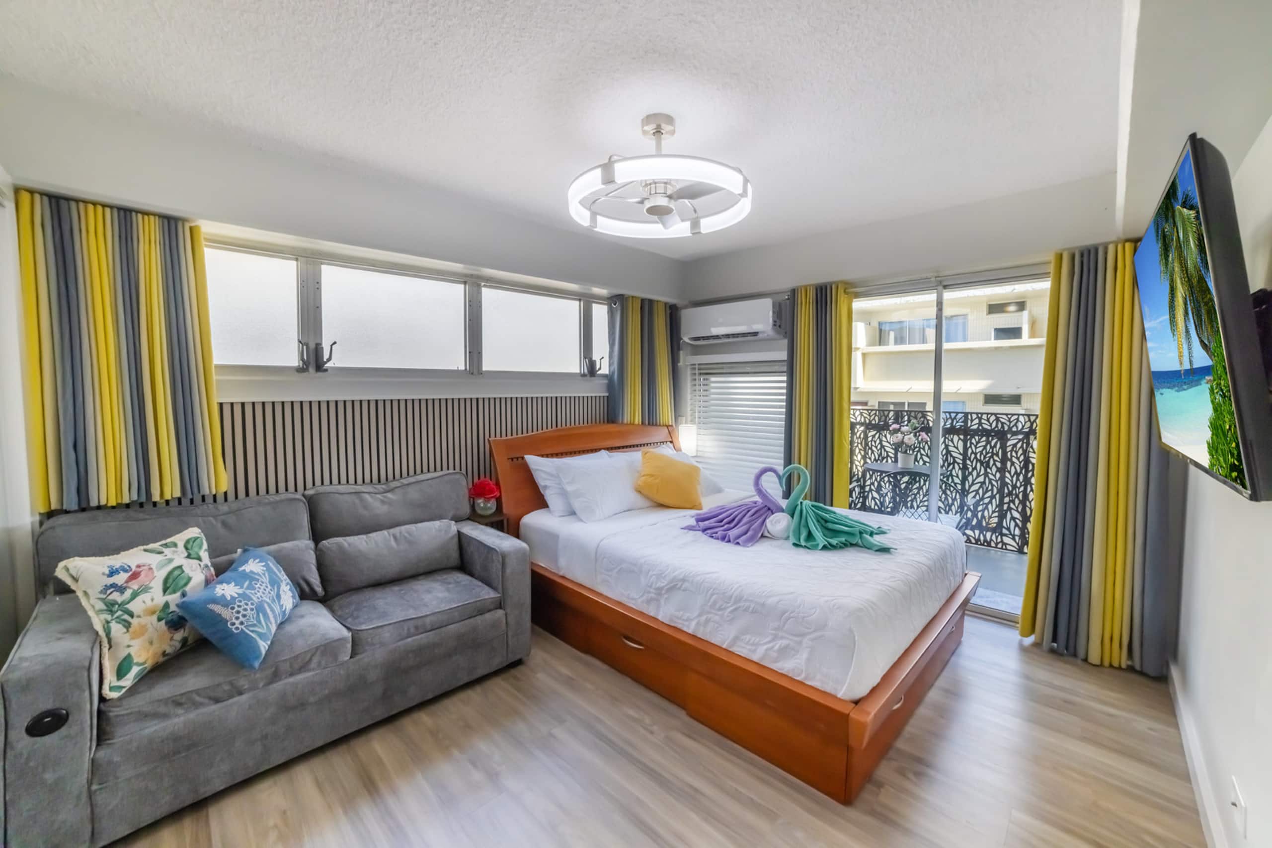 FREE parking! Waikiki beachside 2 bed 2 bath condo - Image 41