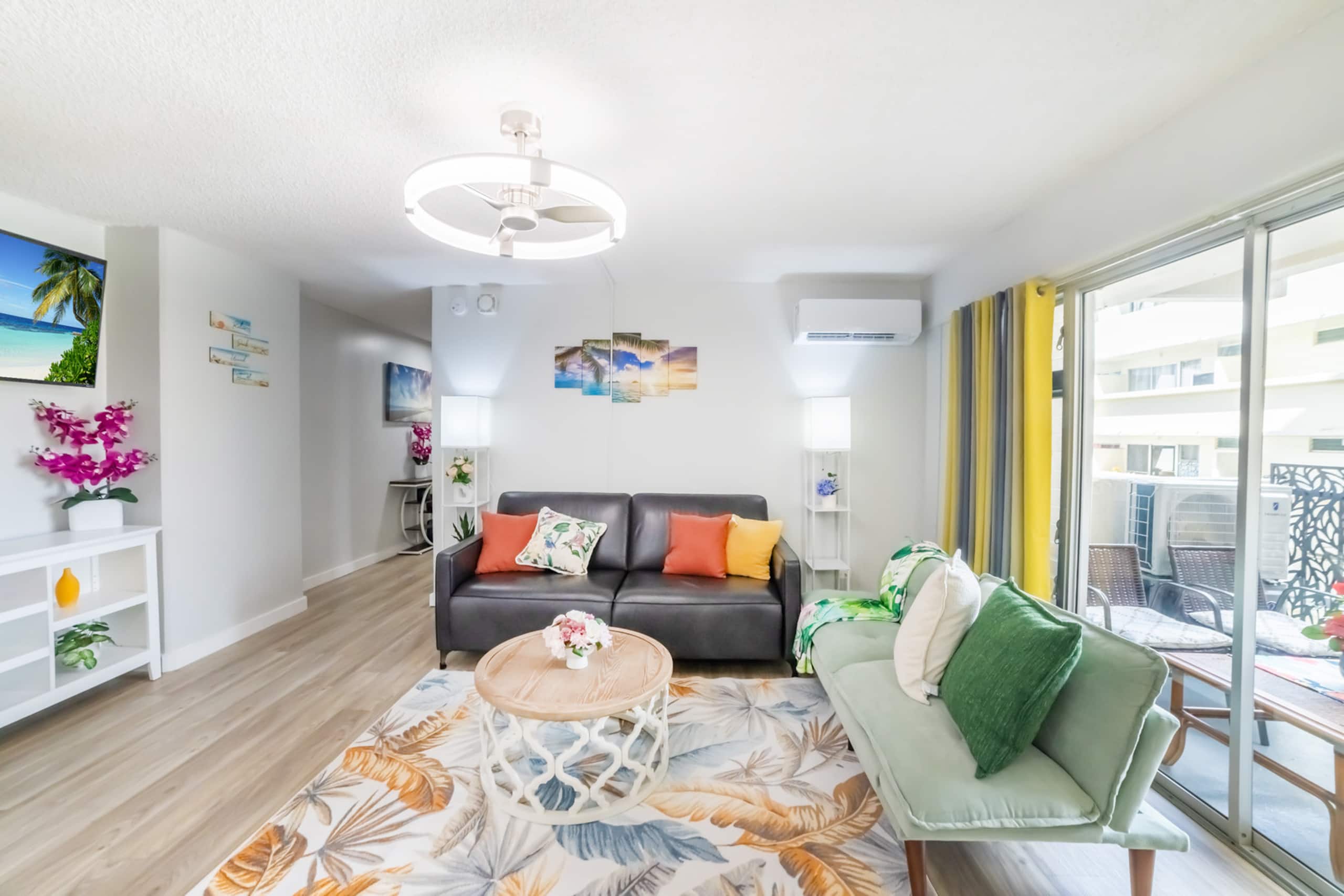 FREE parking! Waikiki beachside 2 bed 2 bath condo - Image 5
