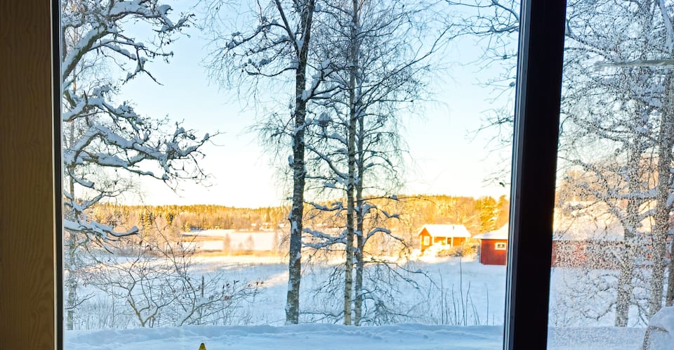 A glass-fronted studio above a Swedish lake, Skaveröd, Bohuslän, Sweden, photo 6 of 10