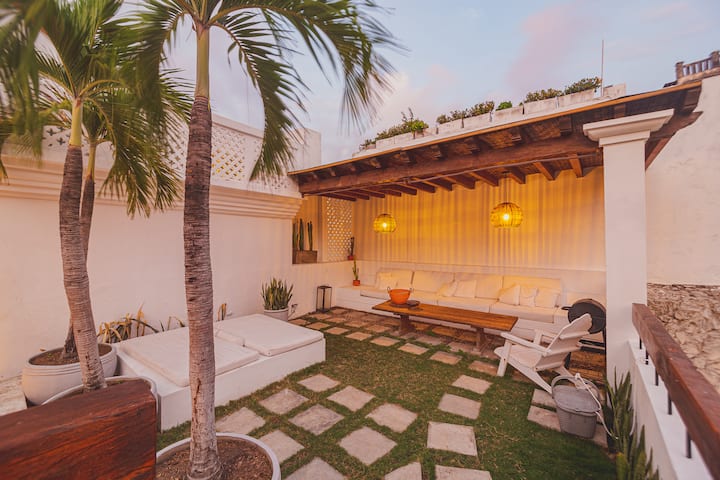 Rooftop terrace lounge