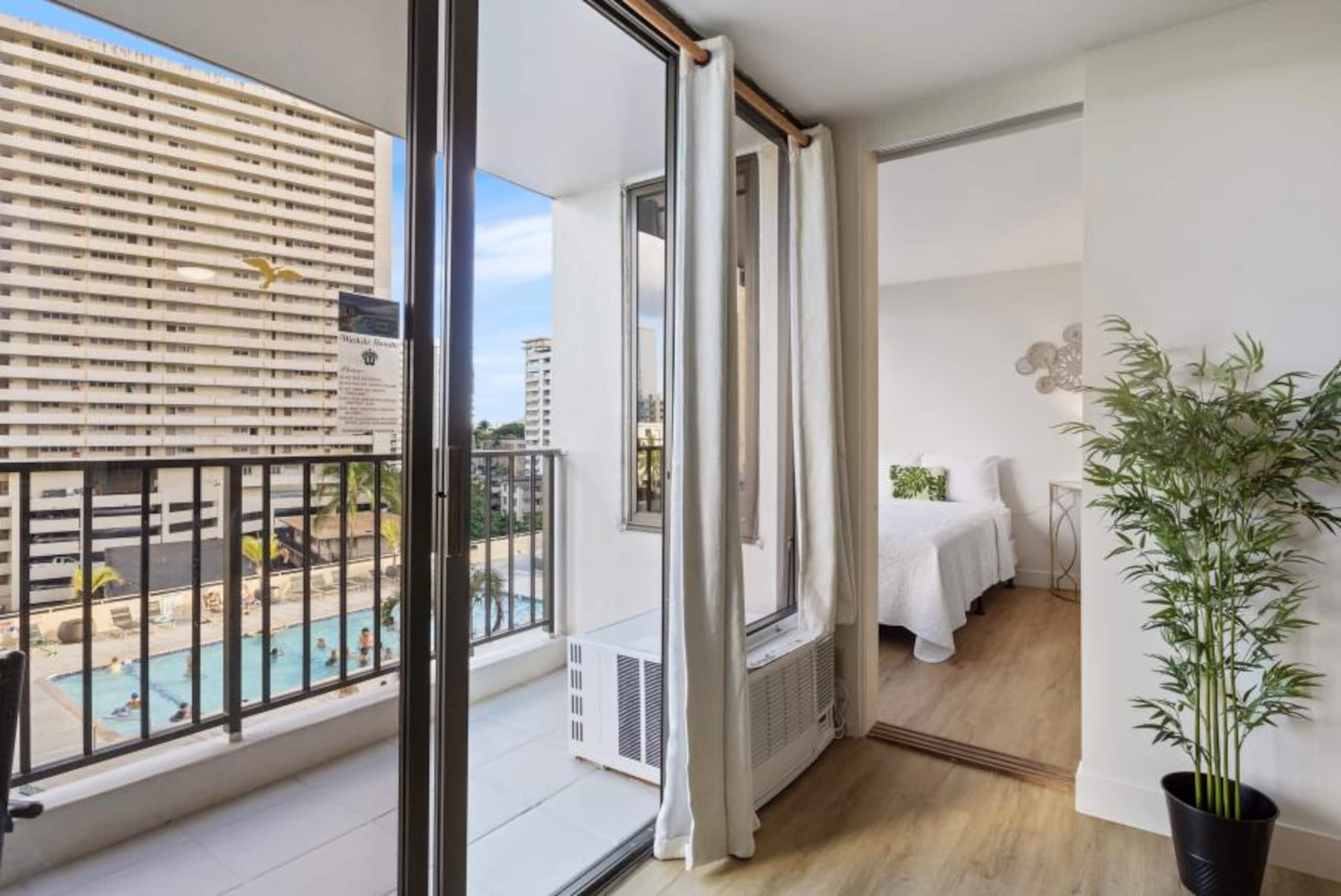 Condo in Honolulu · ★4.42 · 1 bedroom · 3 beds · 1 private bath - Image 15