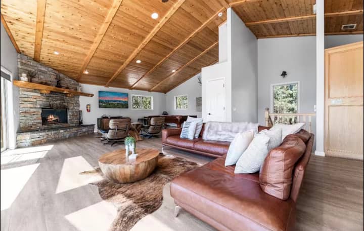 Majestic Mountain Manor - Big Bear Lake, CA