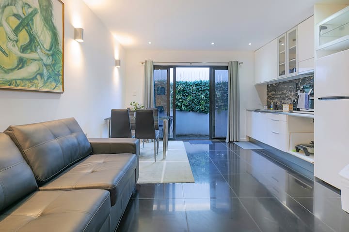 Kelvin Grove Corner—near Qut Campus, Dining & Cbd - Brisbane