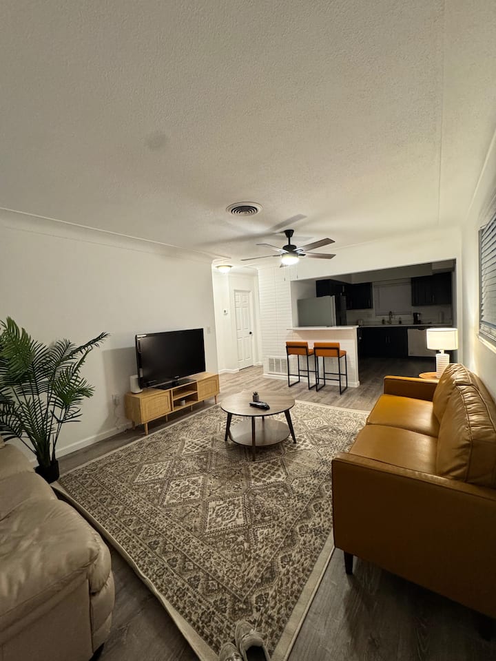 Sarasota Retreat | 15 Min To Siesta Key Beach - Siesta Key, FL