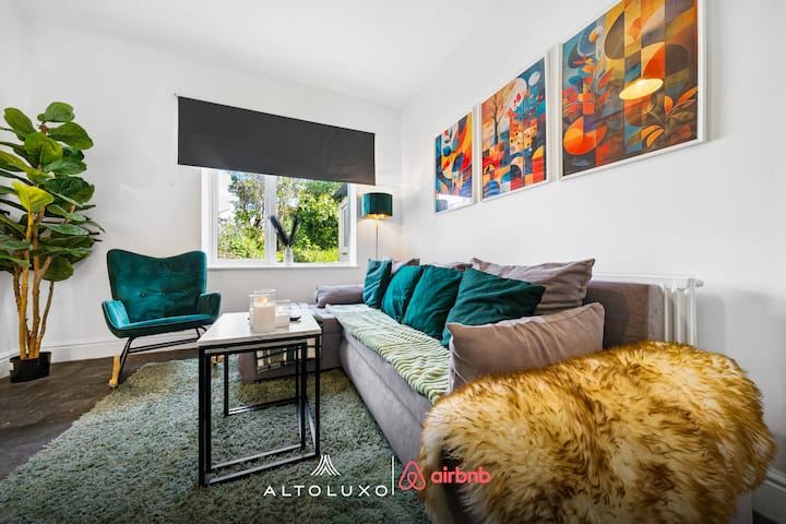 Spacious Bristol Home|business & Group Stay W/wifi - Bristol