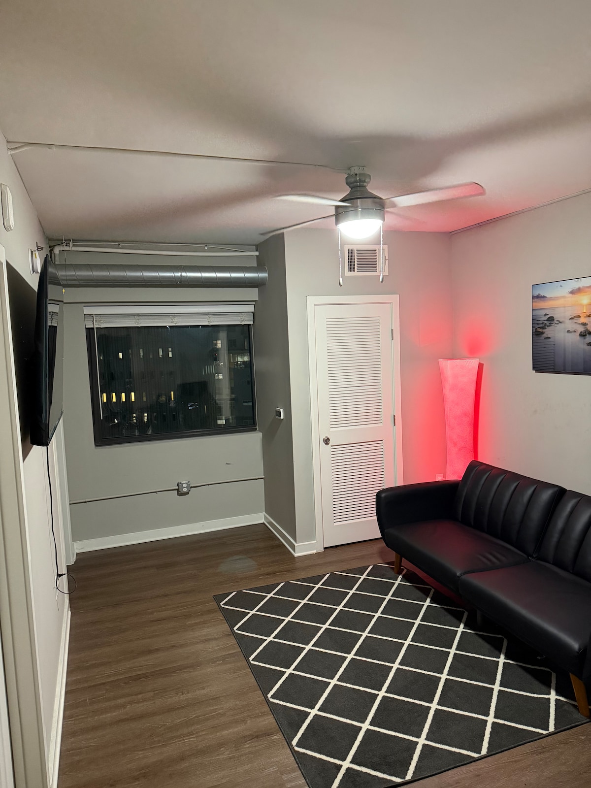 Popular Airbnb listing: Buckhead condo very nice view in Brookwood Hills