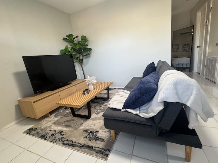 Private Casita - Private Patio - Offstreet Parking - McAllen