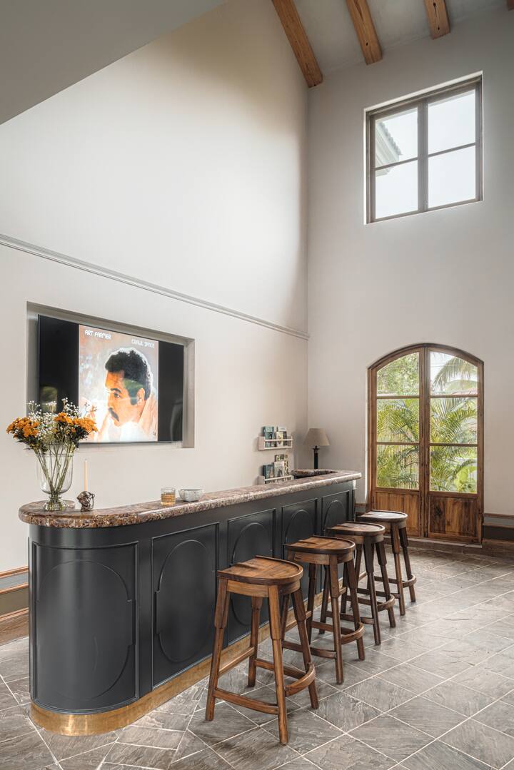 Living room image 11