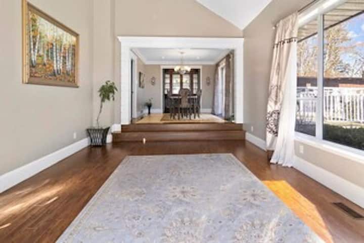 Full Private Cozy Home On A Private Acre - Aldergrove