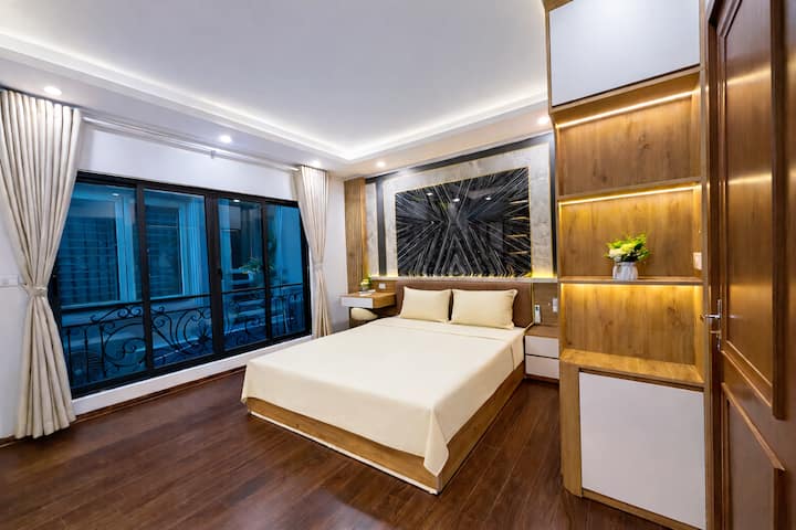Spacious 4br House - Elevator - 2km To West Lake - Hanoi