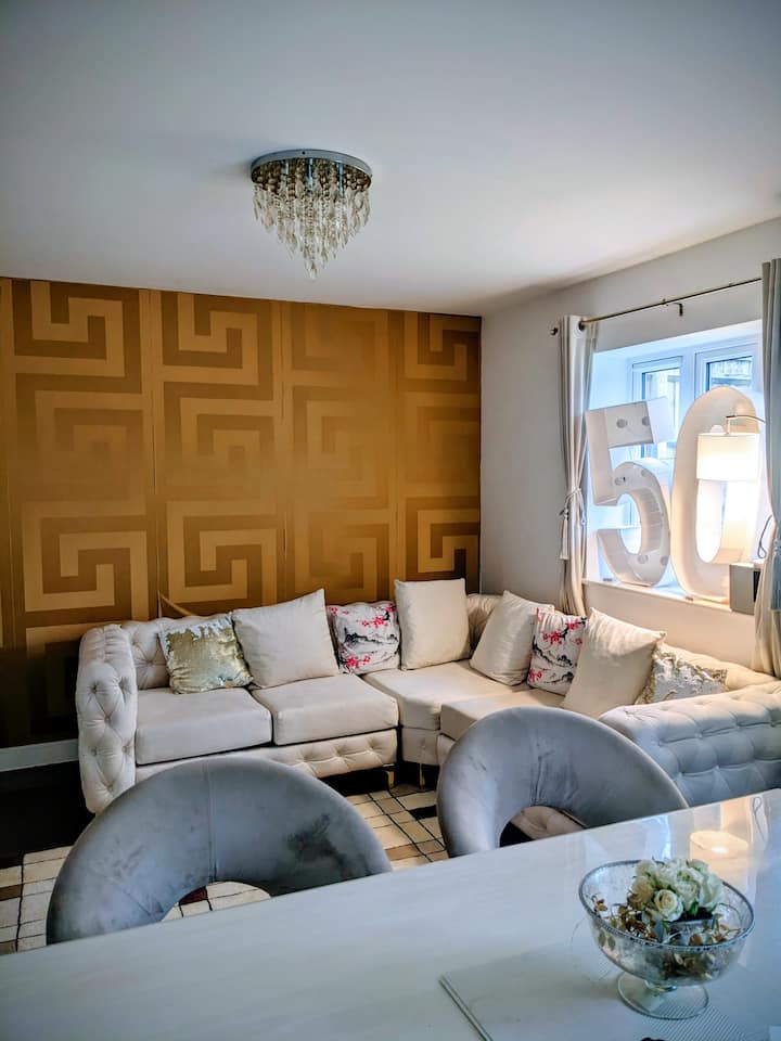 Luxury Guest Bedroom In Gerrard's Cross - イギリス ビーコンズフィールド