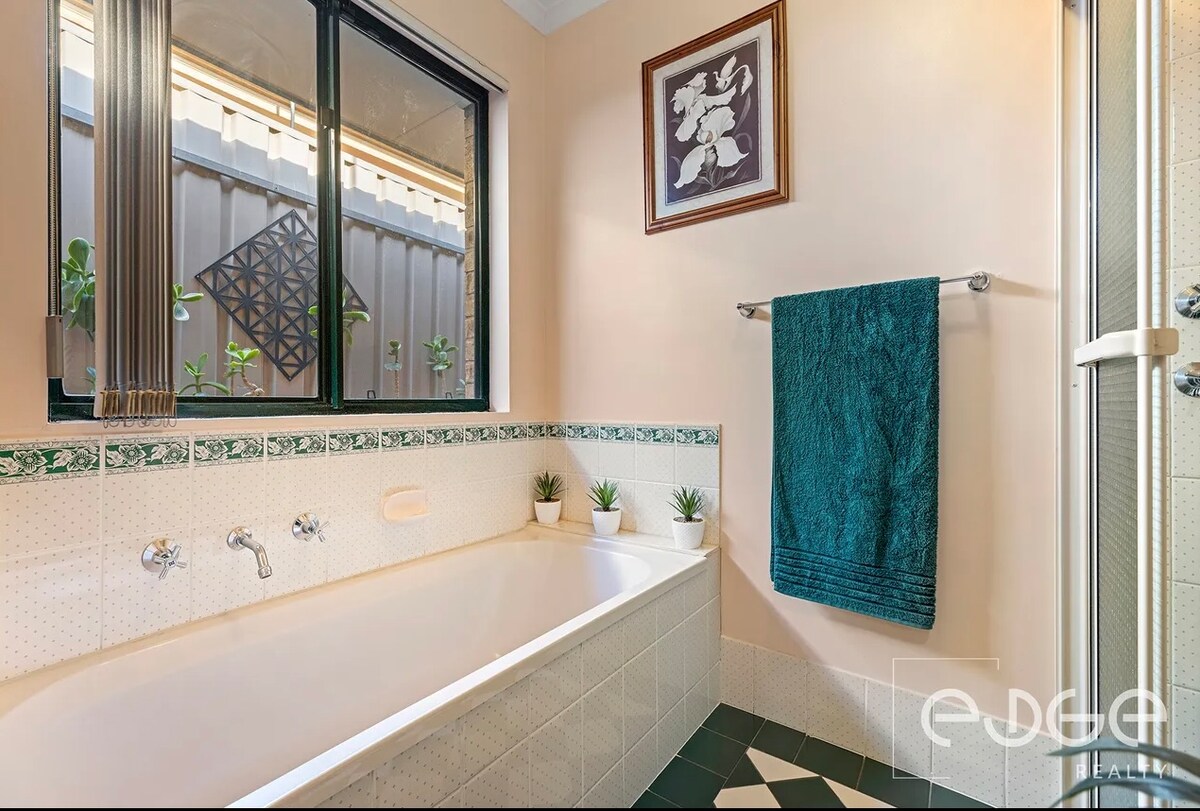 Private Queen Bedroom