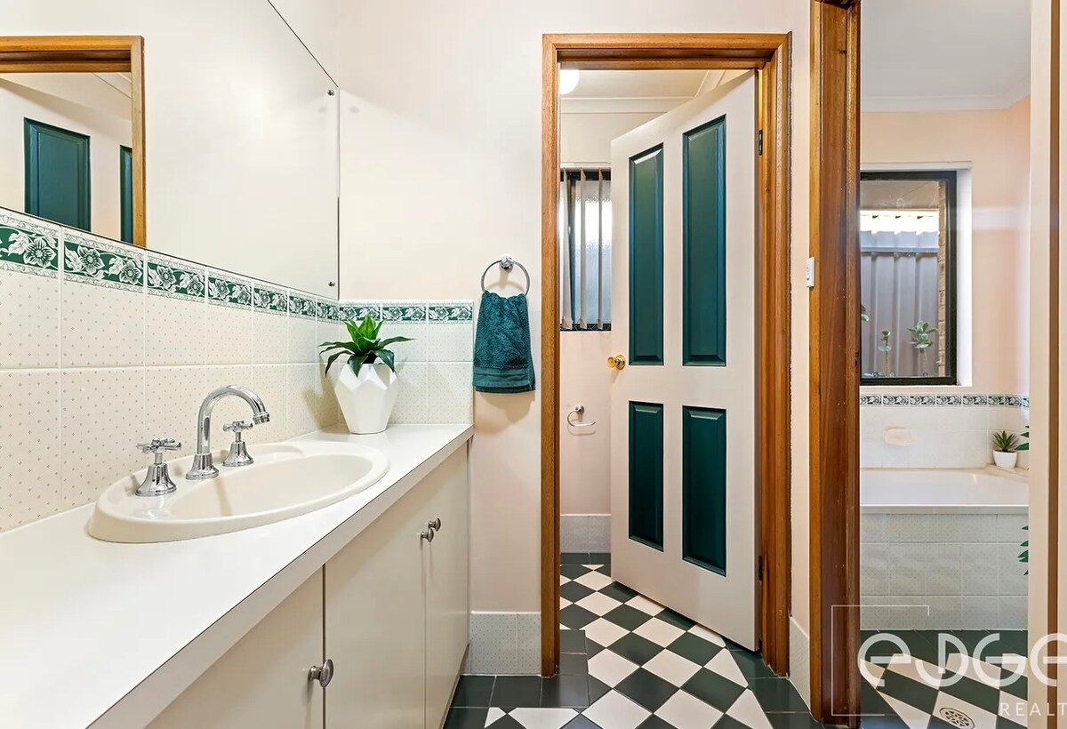 Private Queen Bedroom