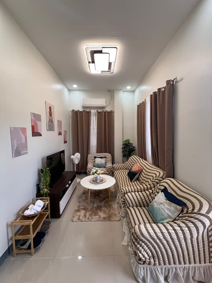 Unit 6 Uno’s Apartelle W/ Balcony Mt. Arayat View - Arayat