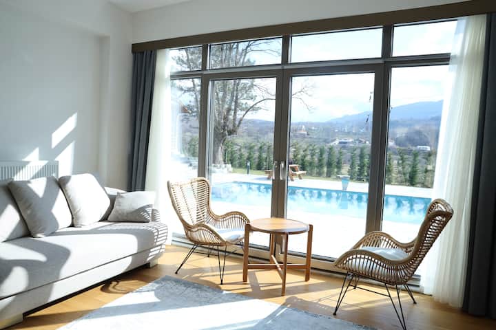 İNegölde Eşsiz Villa/çiftlik Evi - Turkije