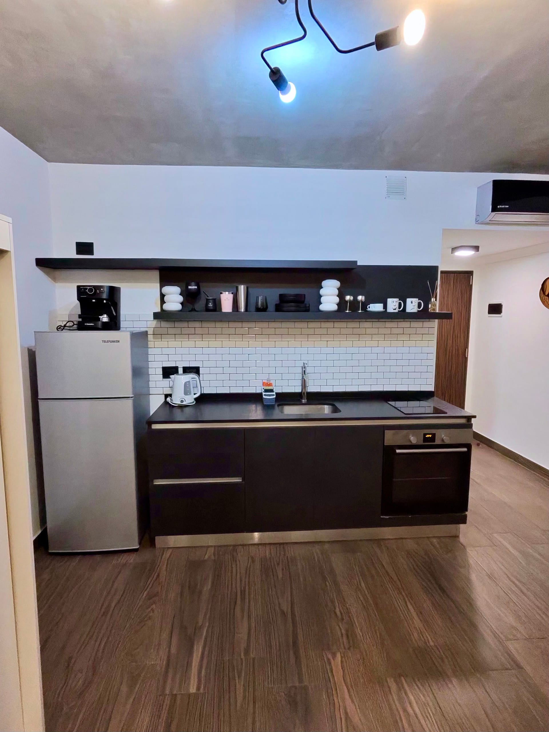 Modern Studio in a Gastronomic Area