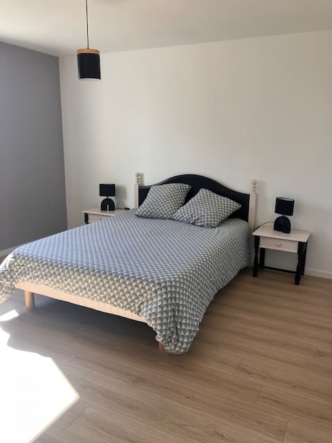 Top Airbnb: Charming 3-bedroom house with plot à Saône Et Loire