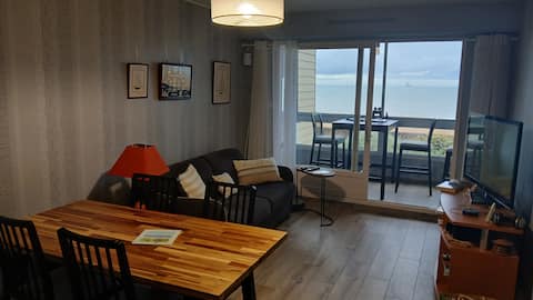 Successful Airbnb property: Courseulles beach and waterfront in Courseulles Sur Mer