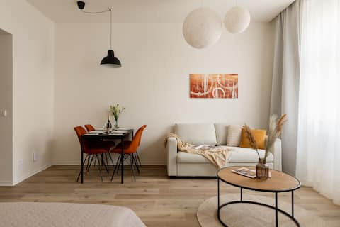 Top performing Airbnb: Studio for 4 | Self Check-In | New in Košíře