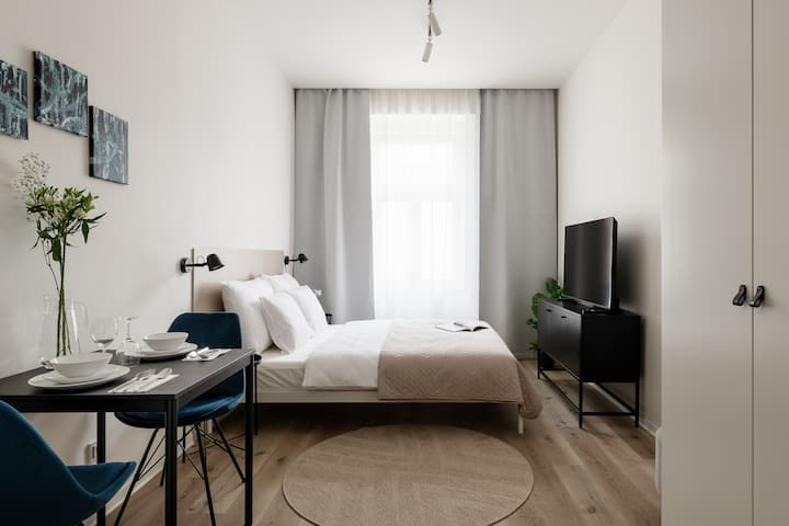 Modern Studio For 2 | Smart Tv & Fast Wifi - Prague