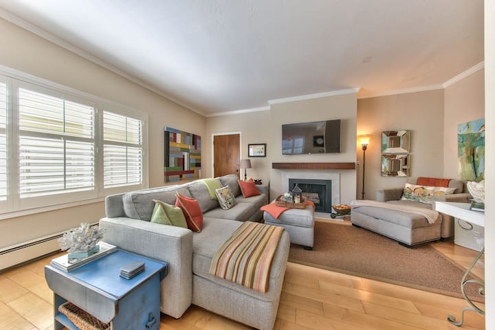 4015 Daisy's Place - Downtown Carmel Condo - 卡梅爾海