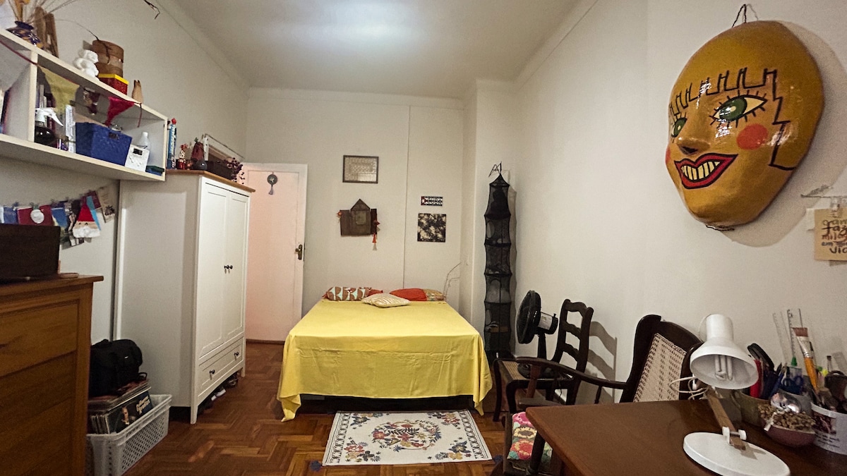 Gosti će imati pristup cijelom ormaru. 