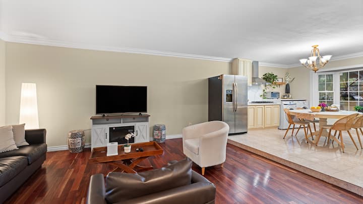 Modern 4br Retreat | Fully Equipped | Near Disney - Chino Hills, CA